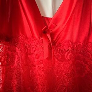 Tracy Red Adjustable Straps Lacey Satiny - Polyester/Spandex Slip - Size L